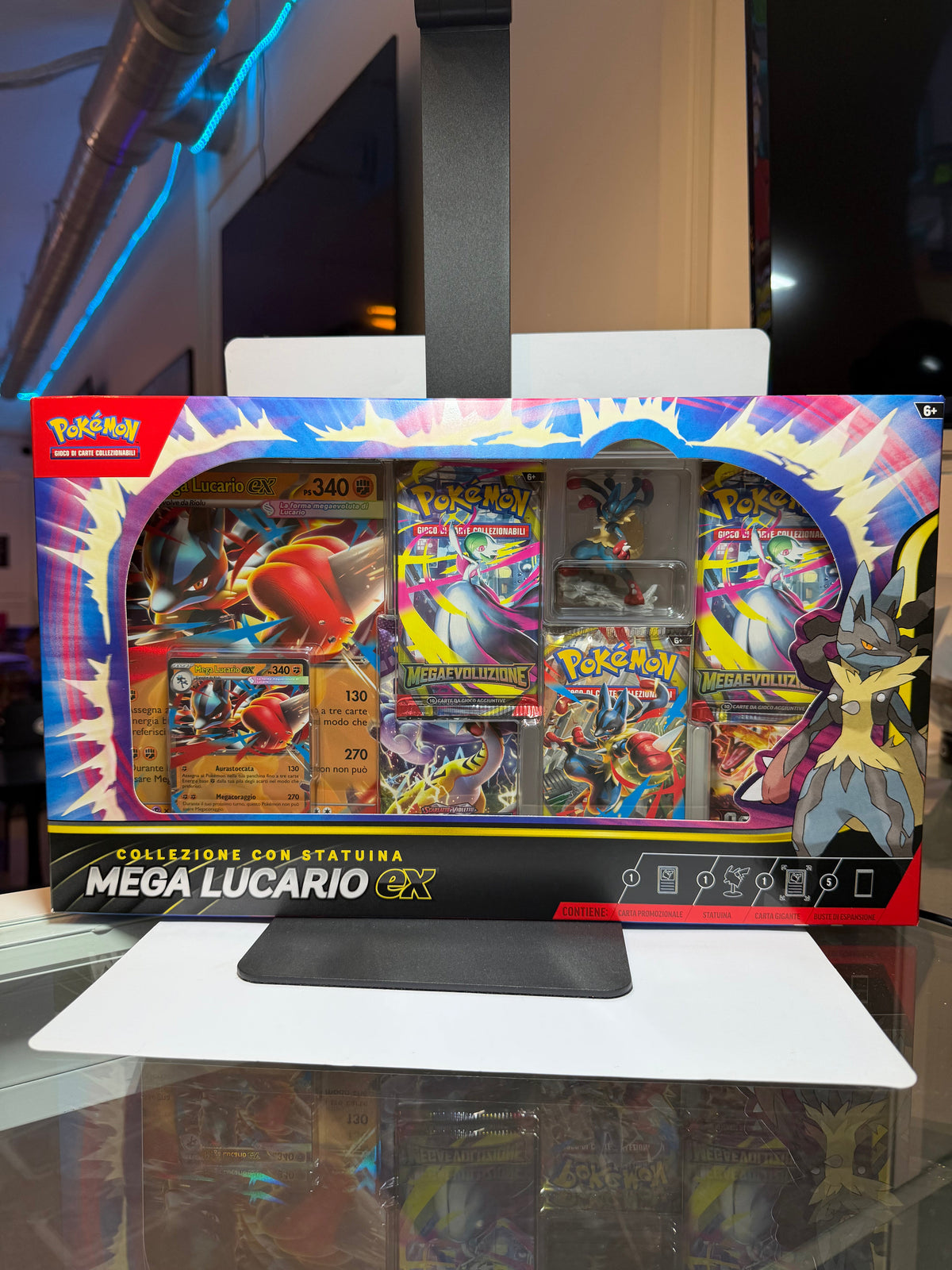 Pokémon TCG: Mega Lucario-ex Premium Figure Collection