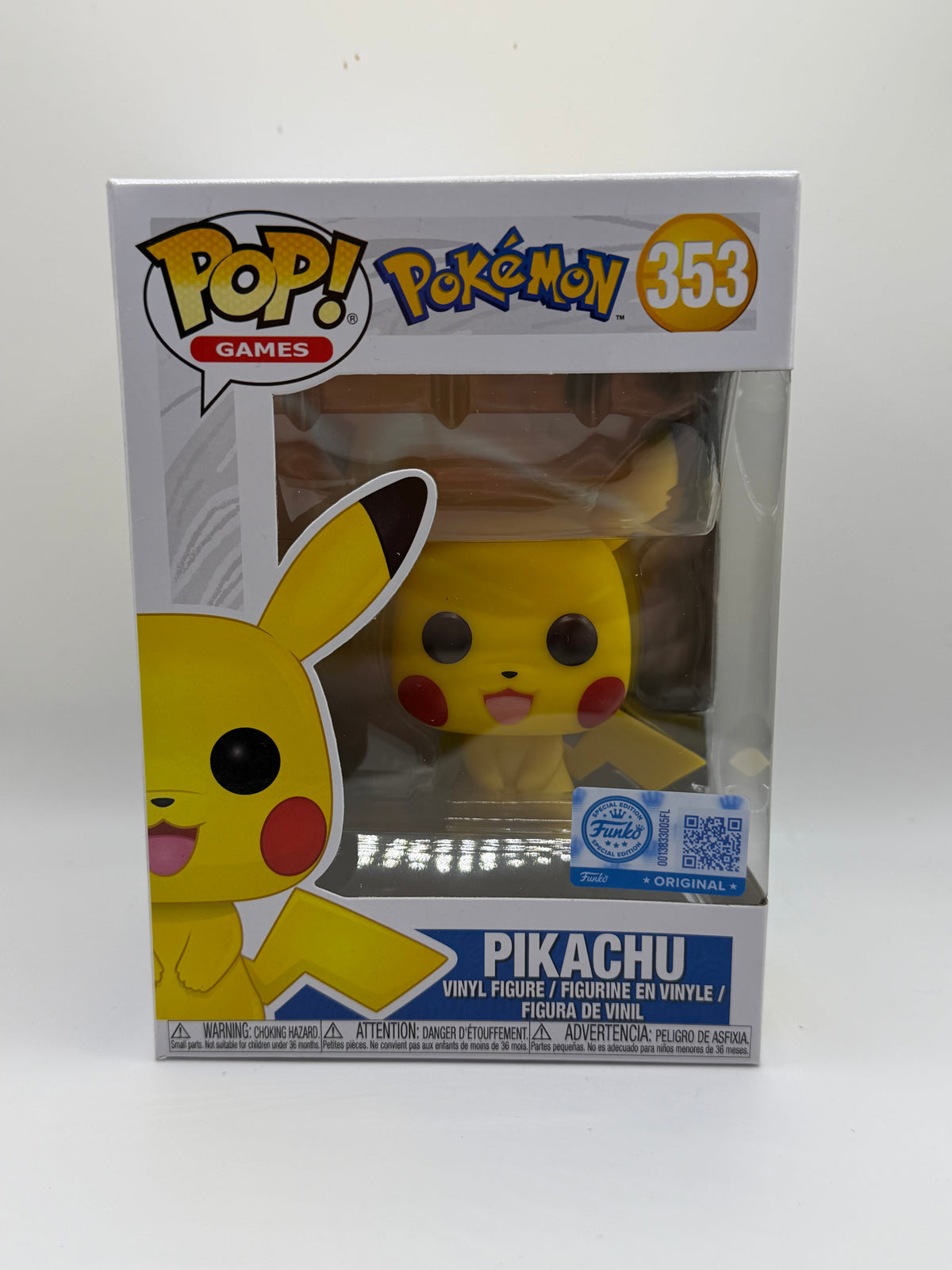 Funko Pop! Games: Pokémon - Pikachu #353 (Special Edition Sticker)